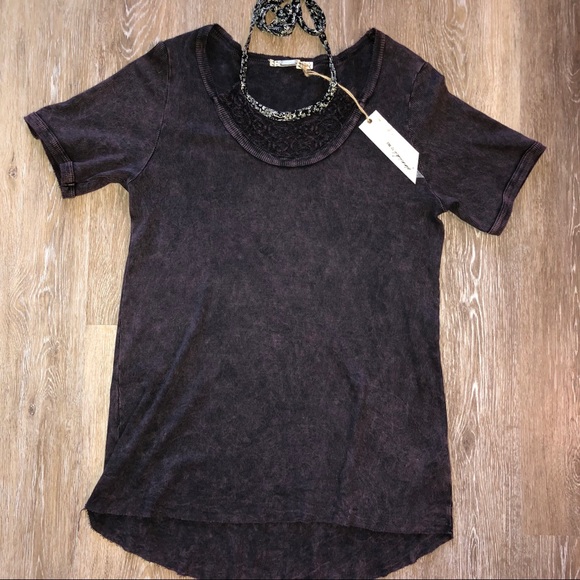 gimmicks by BKE Tops - Gimmicks by BKE black top with filigree on neck